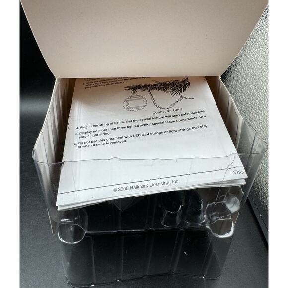 Rare Hallmark Ornament 2008 HOME FOR CHRISTMAS MAGIC Light Sound Motion NEW! 23D - Picture 8 of 8